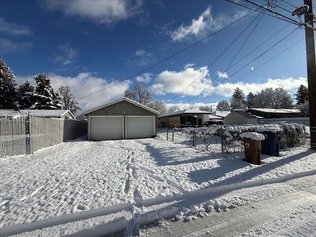 6209 N Whitehouse St, Spokane, WA 99205