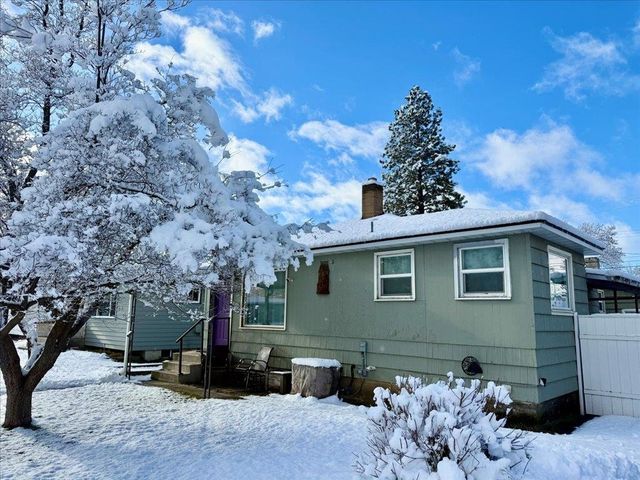 6209 N Whitehouse St, Spokane, WA 99205