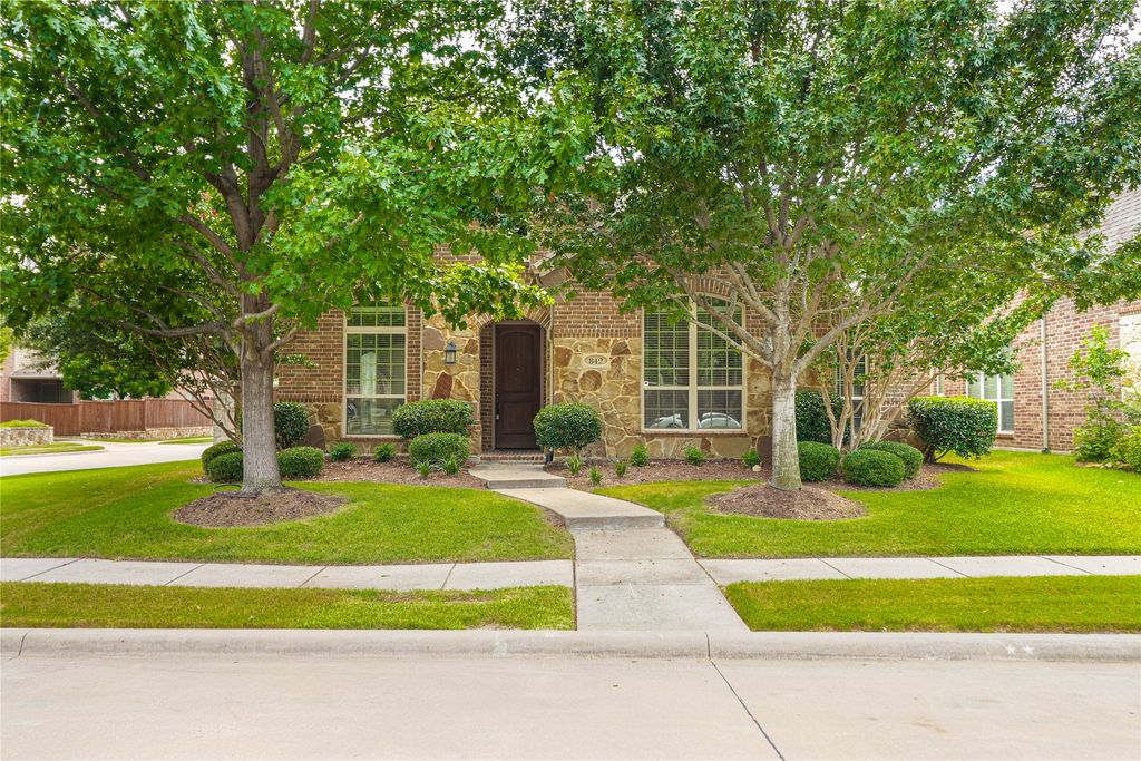 842 Sun Meadow Road, Allen, TX 75013