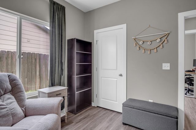 12123 W Shadow Lakes St, Wichita, KS 67205