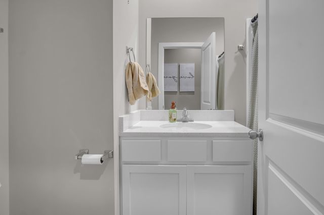 12123 W Shadow Lakes St, Wichita, KS 67205