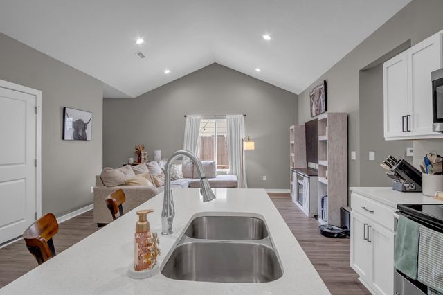 12123 W Shadow Lakes St, Wichita, KS 67205