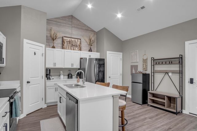 12123 W Shadow Lakes St, Wichita, KS 67205