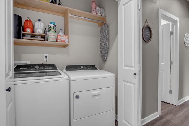 12123 W Shadow Lakes St, Wichita, KS 67205