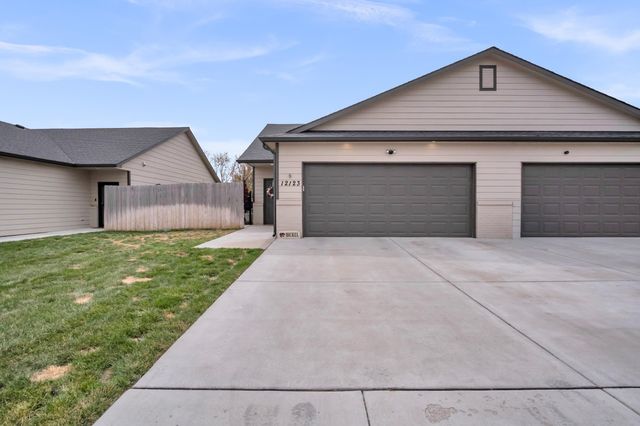 12123 W Shadow Lakes St, Wichita, KS 67205