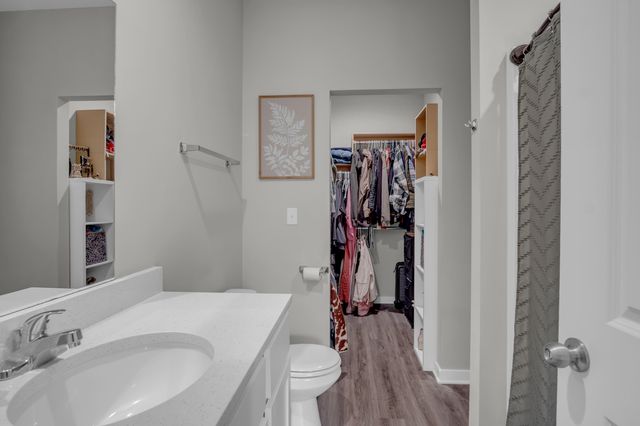 12123 W Shadow Lakes St, Wichita, KS 67205