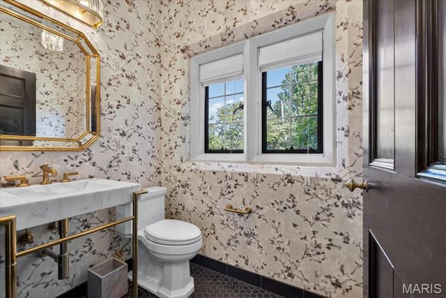 5795 Lindell Boulevard, St Louis, MO 63112