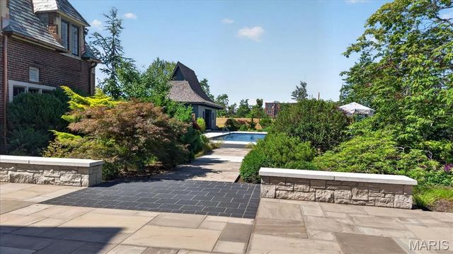 5795 Lindell Boulevard, St Louis, MO 63112