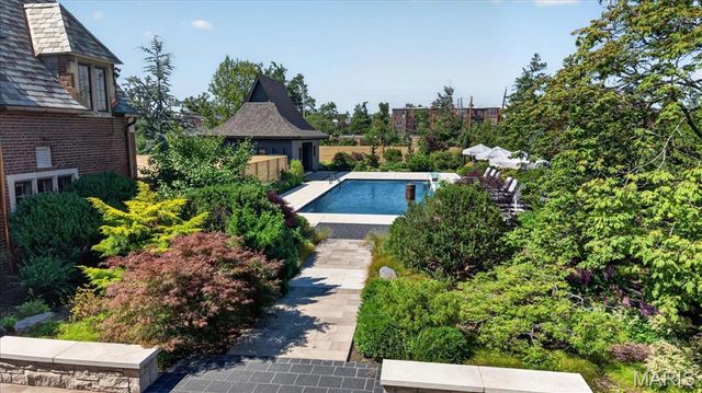 5795 Lindell Boulevard, St Louis, MO 63112
