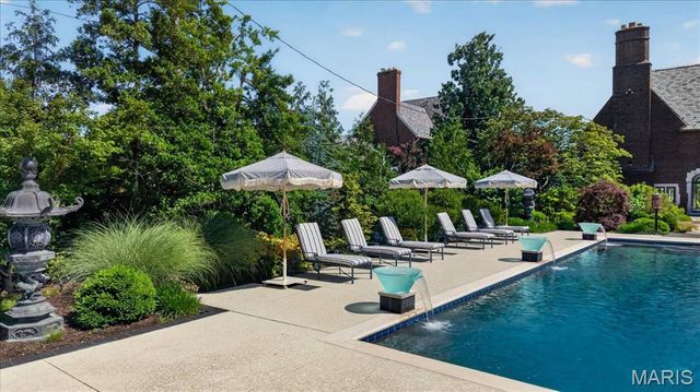 5795 Lindell Boulevard, St Louis, MO 63112