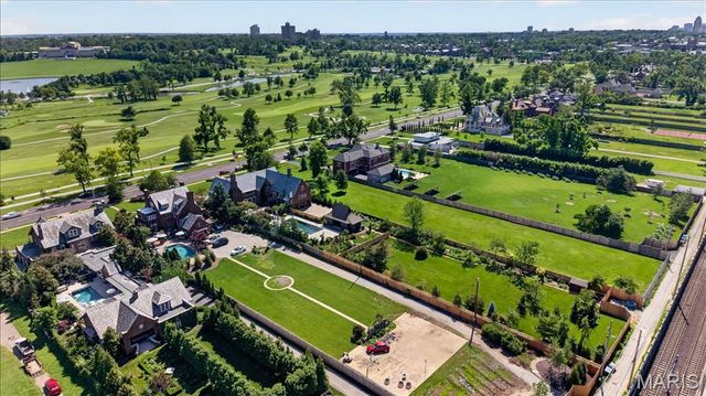 5795 Lindell Boulevard, St Louis, MO 63112