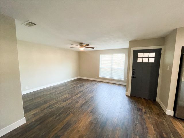 3708 Cranston Court E, Irving, TX 75062