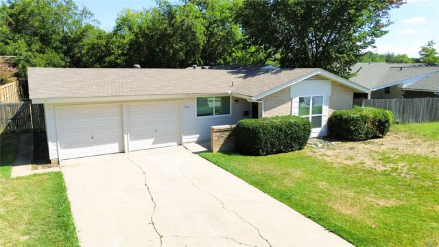 3708 Cranston Court E, Irving, TX 75062