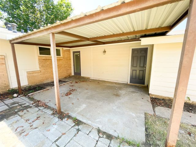 3708 Cranston Court E, Irving, TX 75062