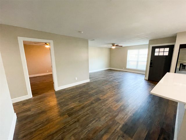 3708 Cranston Court E, Irving, TX 75062