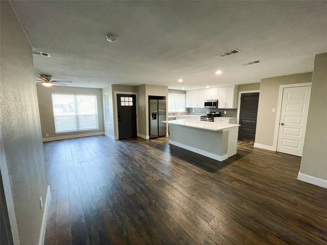 3708 Cranston Court E, Irving, TX 75062