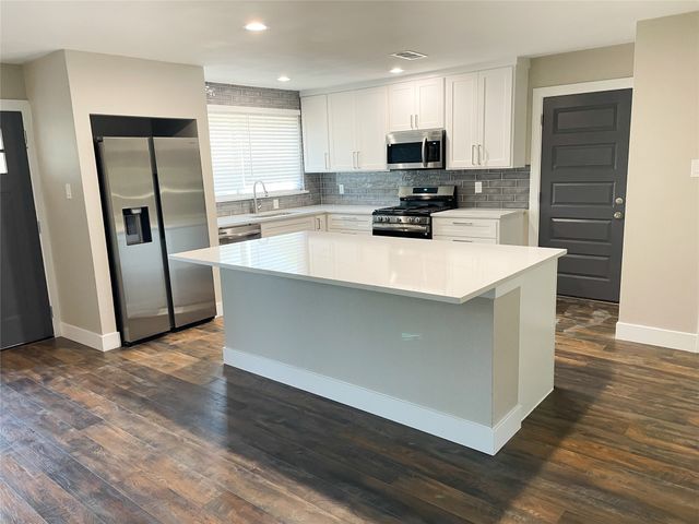 3708 Cranston Court E, Irving, TX 75062