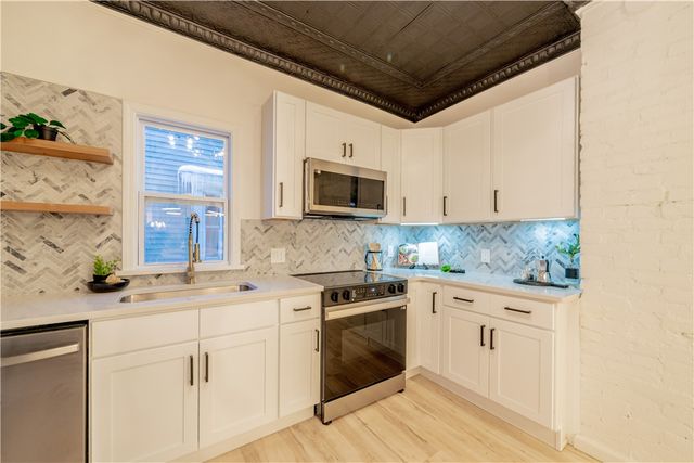 52 Arch Street, Rochester, NY 14609