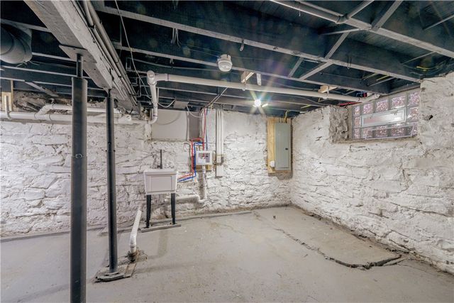 52 Arch Street, Rochester, NY 14609