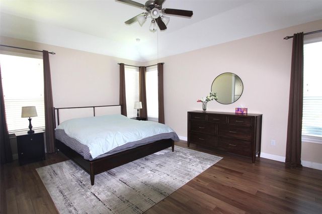 2209 Rocky Shores Lane, Pearland, TX 77089