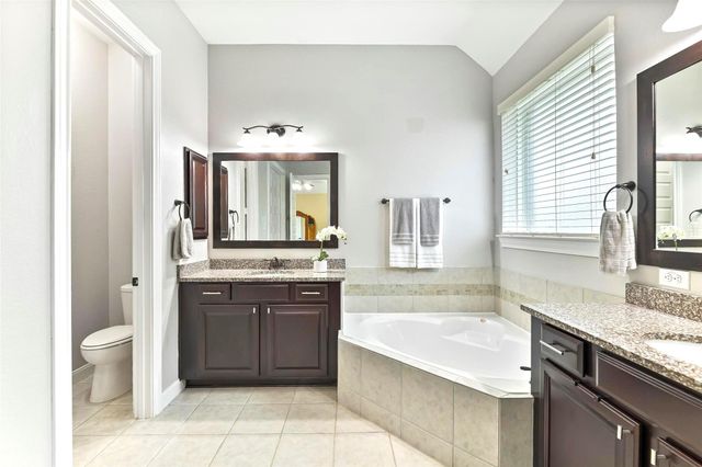 2209 Rocky Shores Lane, Pearland, TX 77089