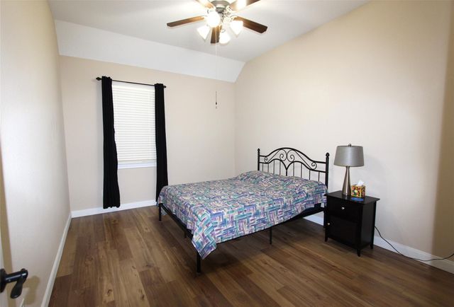 2209 Rocky Shores Lane, Pearland, TX 77089