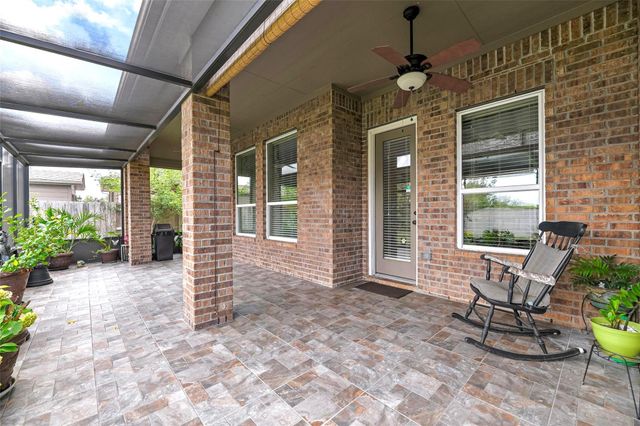 2209 Rocky Shores Lane, Pearland, TX 77089