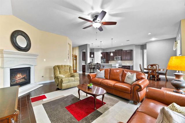 2209 Rocky Shores Lane, Pearland, TX 77089