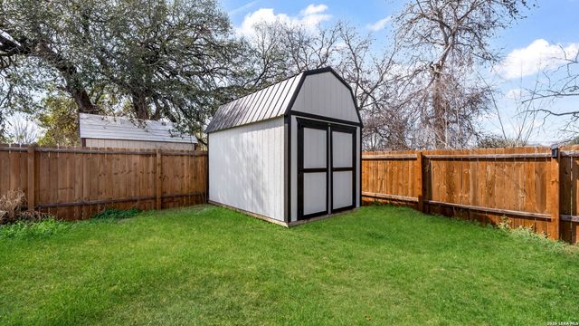 225 Virginia, Pleasanton, TX 78064