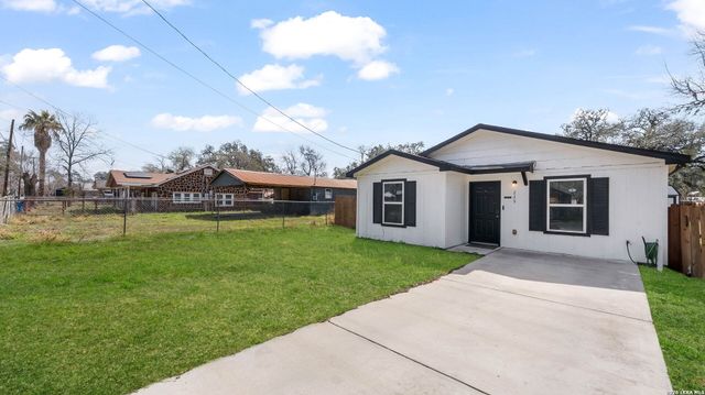 225 Virginia, Pleasanton, TX 78064