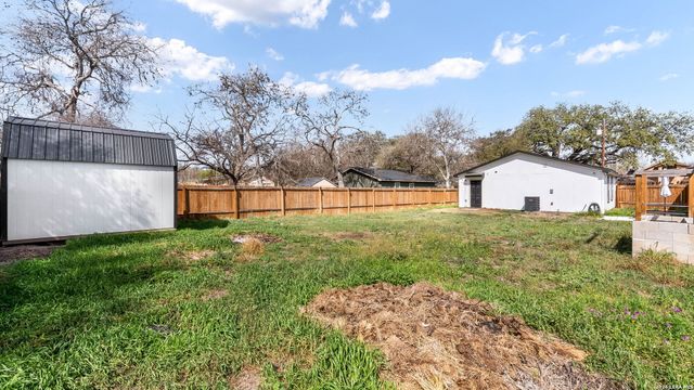225 Virginia, Pleasanton, TX 78064