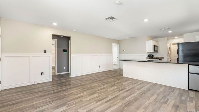 225 Virginia, Pleasanton, TX 78064