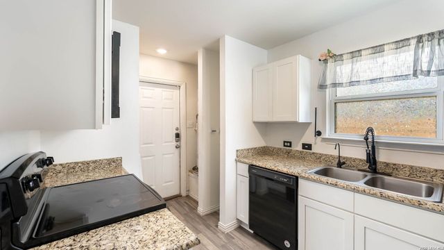 225 Virginia, Pleasanton, TX 78064