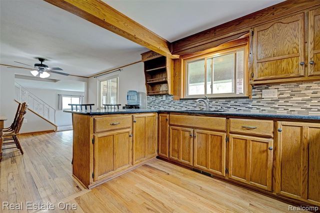 1135 Lochaven Road, Waterford, MI 48327