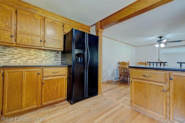 1135 Lochaven Road, Waterford, MI 48327