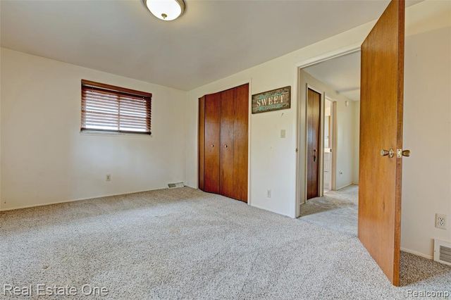 1135 Lochaven Road, Waterford, MI 48327