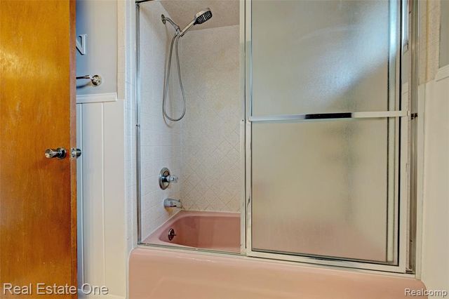 1135 Lochaven Road, Waterford, MI 48327