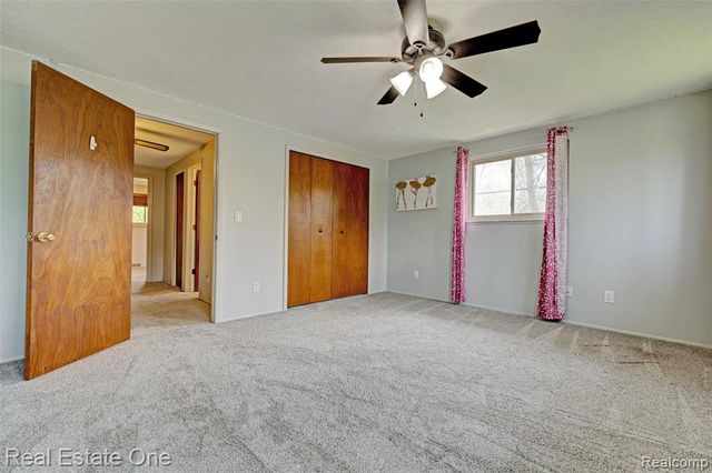 1135 Lochaven Road, Waterford, MI 48327