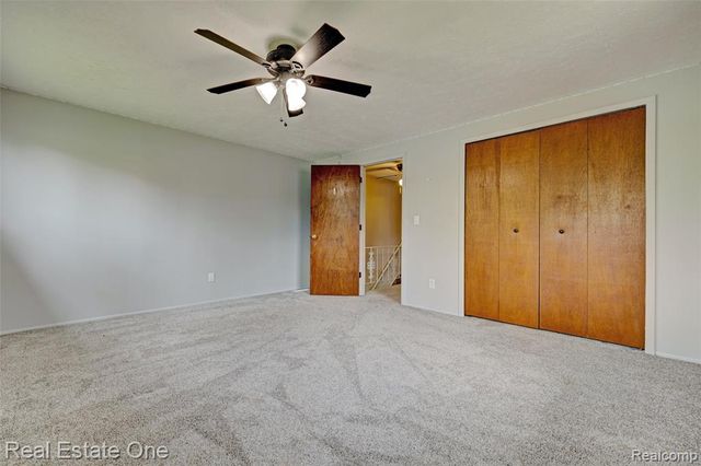 1135 Lochaven Road, Waterford, MI 48327