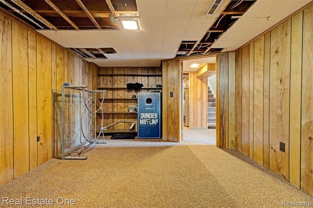 1135 Lochaven Road, Waterford, MI 48327