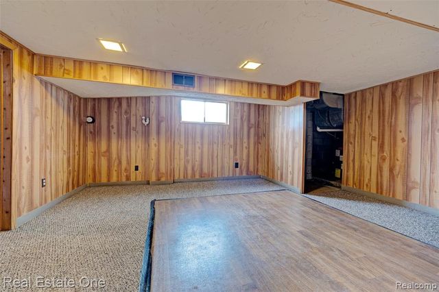1135 Lochaven Road, Waterford, MI 48327