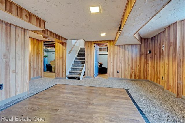 1135 Lochaven Road, Waterford, MI 48327