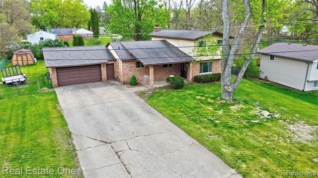 1135 Lochaven Road, Waterford, MI 48327
