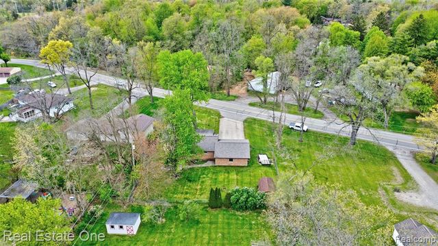 1135 Lochaven Road, Waterford, MI 48327
