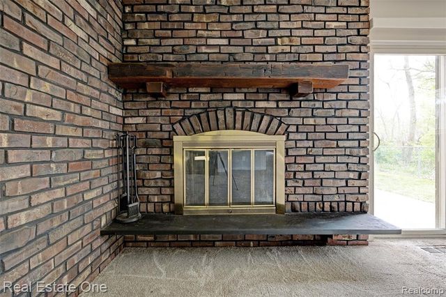 1135 Lochaven Road, Waterford, MI 48327