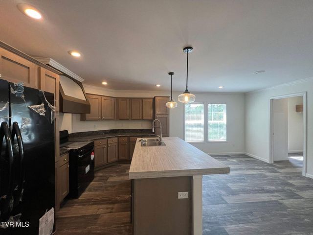 286 Race Track Road, Rogersville, TN 37857