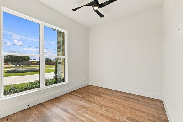 2931 N Mockingbird Lane, Midlothian, TX 76065