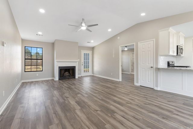 14201 Krestview Drive, Mabelvale, AR 72103