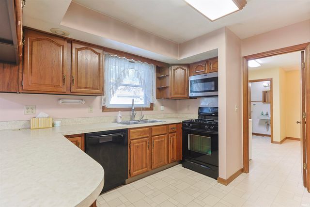 15859 Homestead Trail, Granger, IN 46530