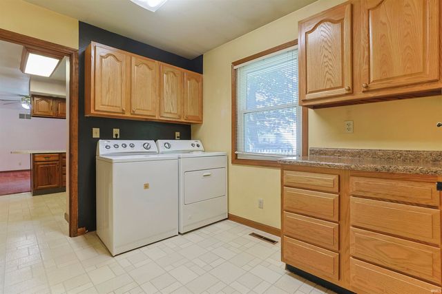 15859 Homestead Trail, Granger, IN 46530